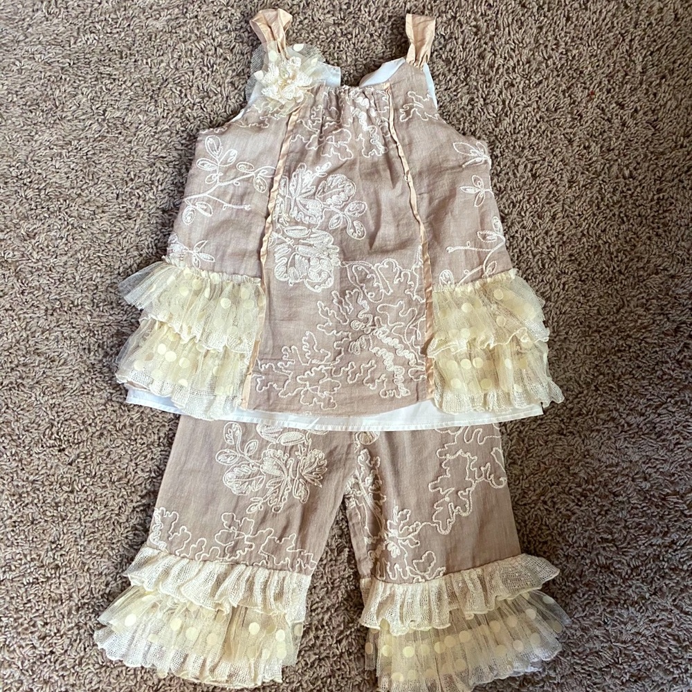 Isobella & Chloe Creme Brûlée Pants Set